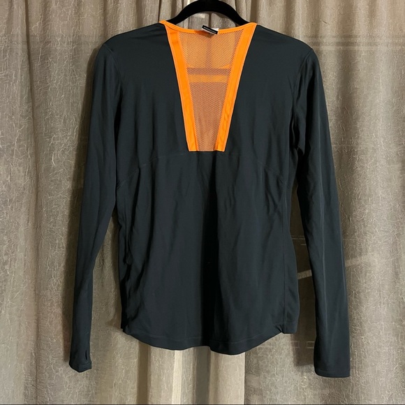 Nike Women’s Long Sleeve Dri-Fit - Picture 3 of 6